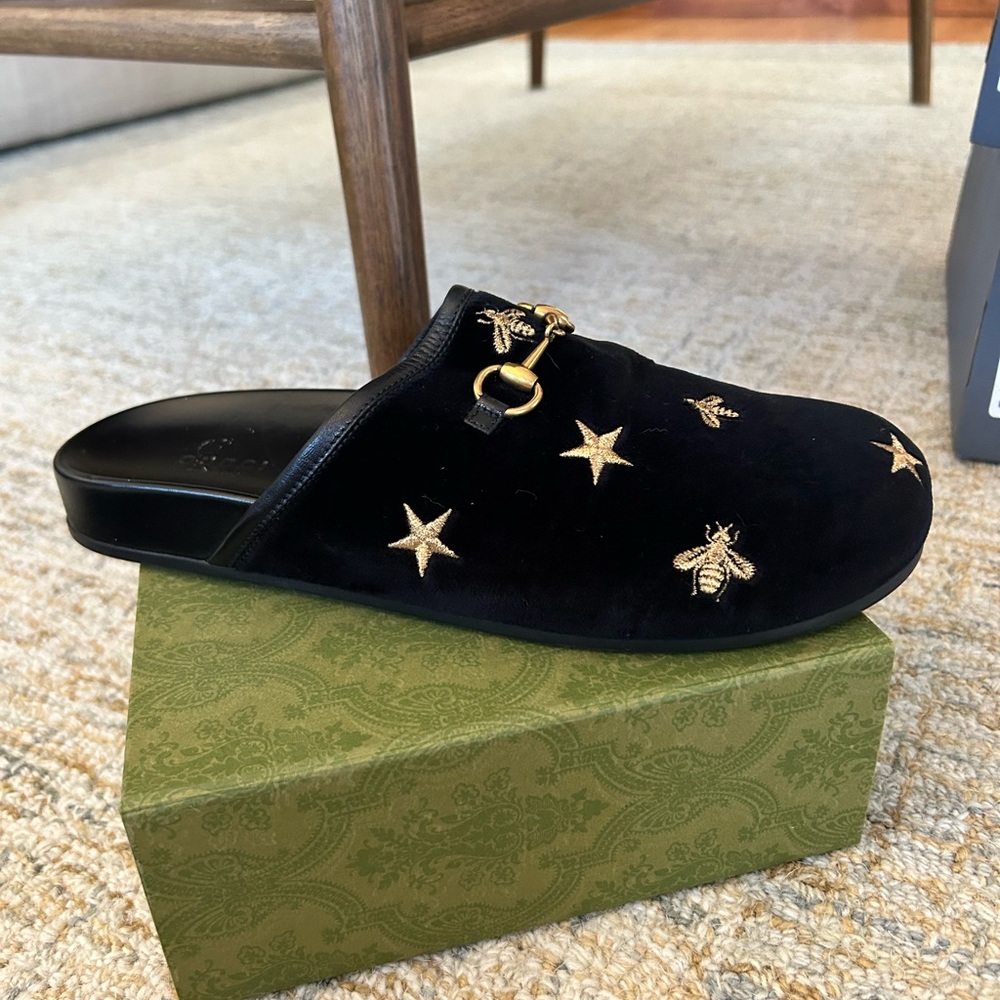 Gucci - black velvet slides